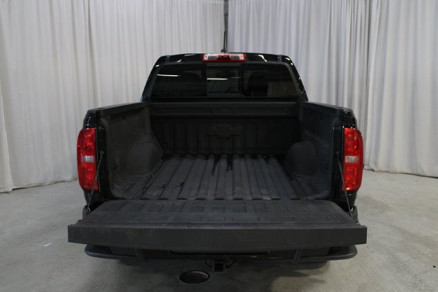 Used 2018 BLACK Chevrolet 4WD Z71 image 32