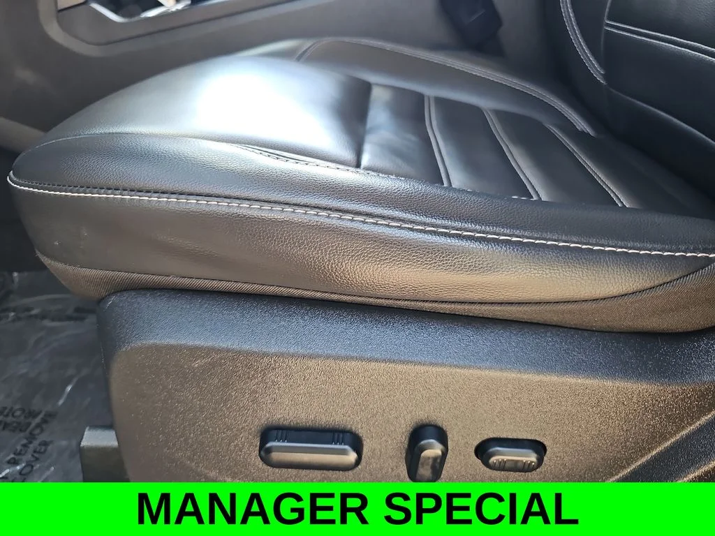 Used 2019 Gray Ford SEL image 28