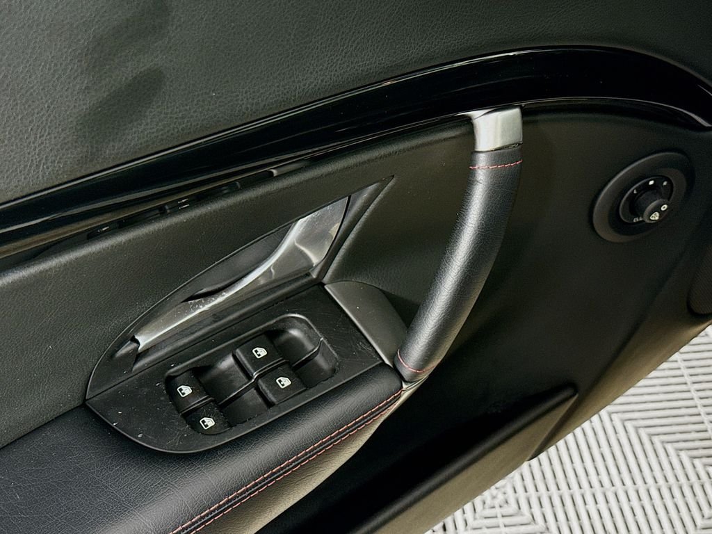 Used 2013  Maserati Sport image 25
