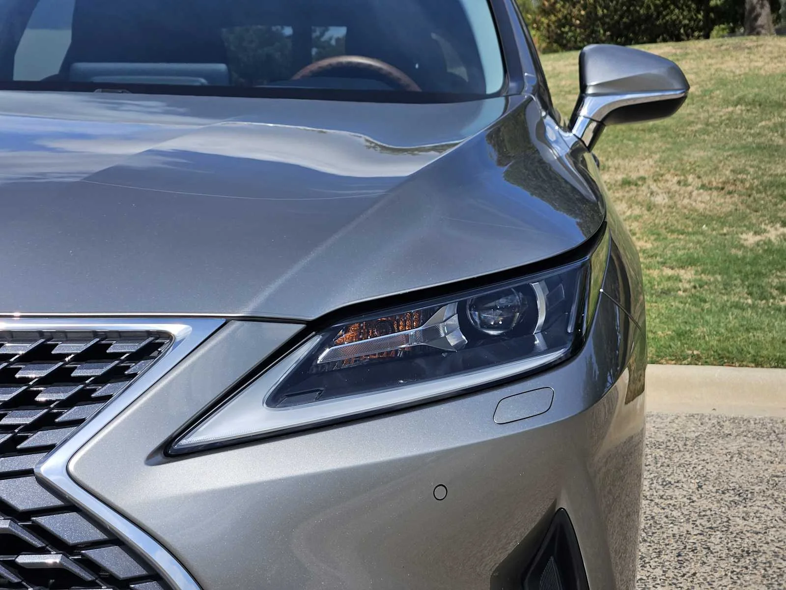 Used 2020 Atomic Silver Lexus  image 6