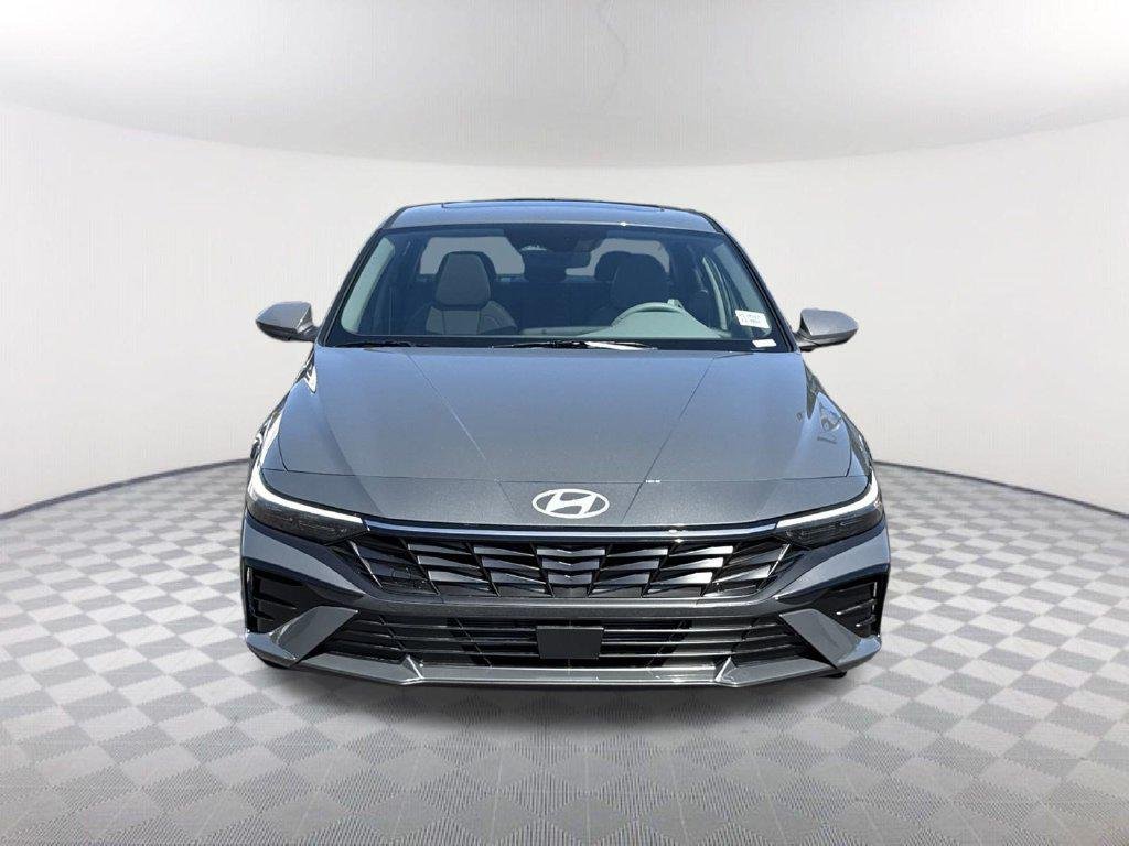New 2025 Gray Hyundai SEL Convenience image 2