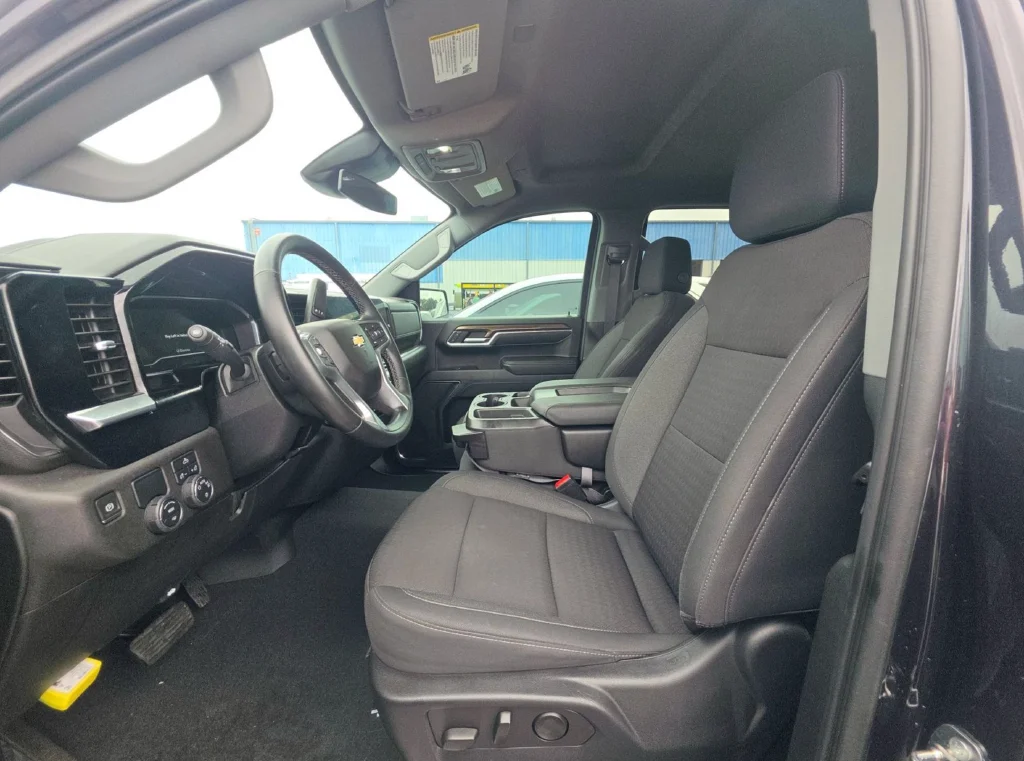 Used 2023 Gray Chevrolet LT image 8