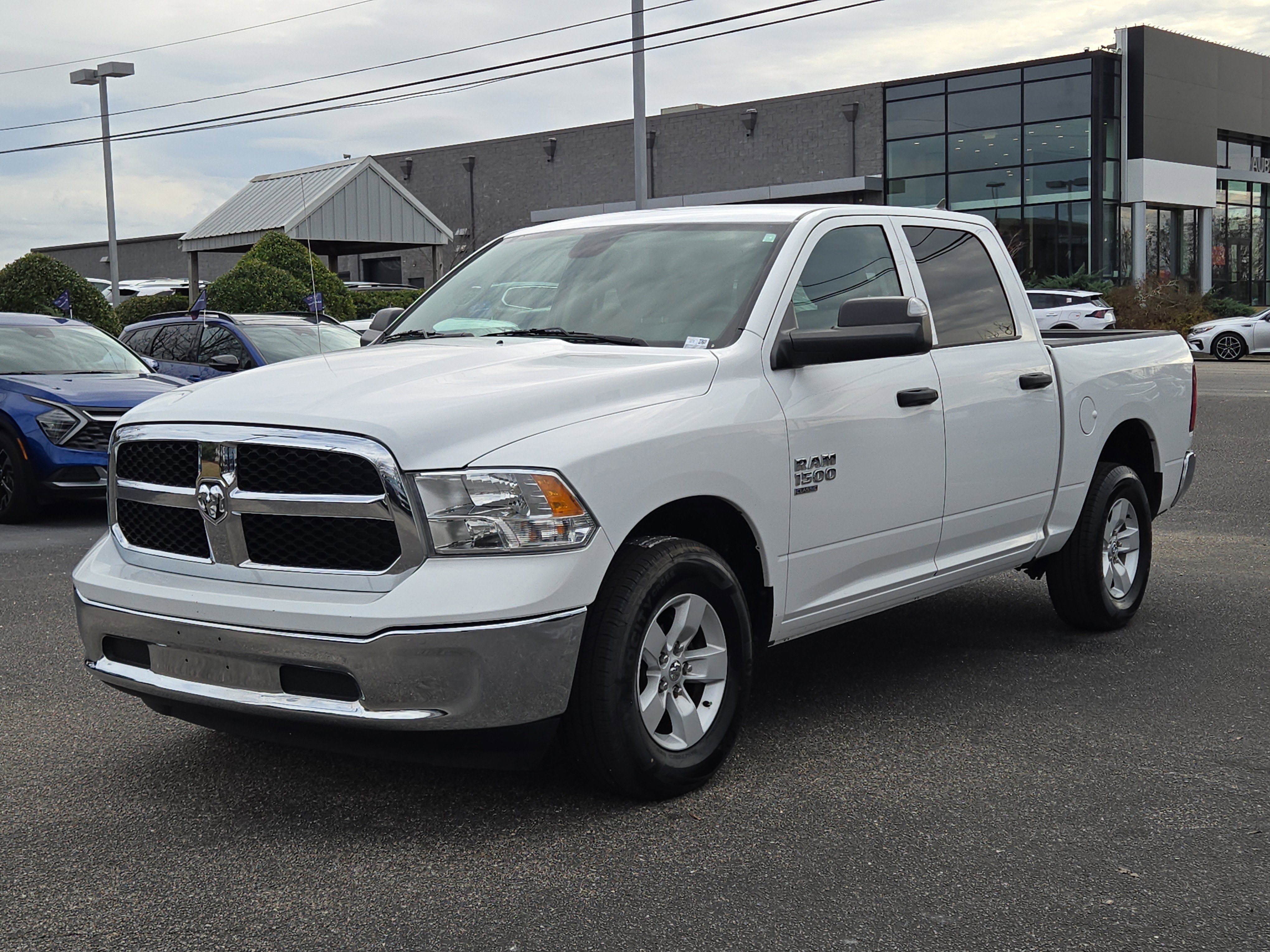 2023 RAM 1500 Classic SLT 4x4 Crew Cab 5'7's photo