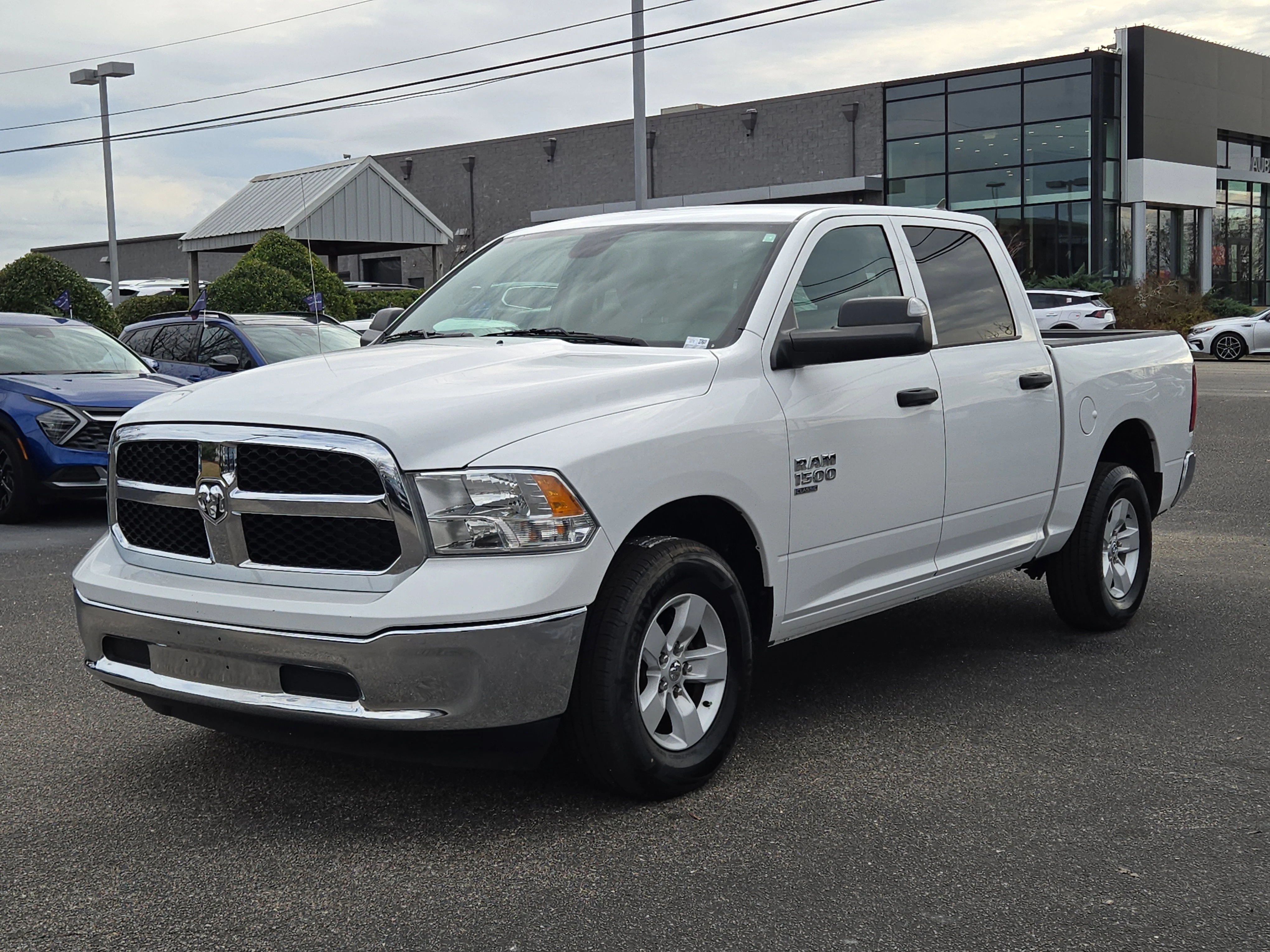 2023 RAM 1500 Classic SLT 4x4 Crew Cab 5'7's photo
