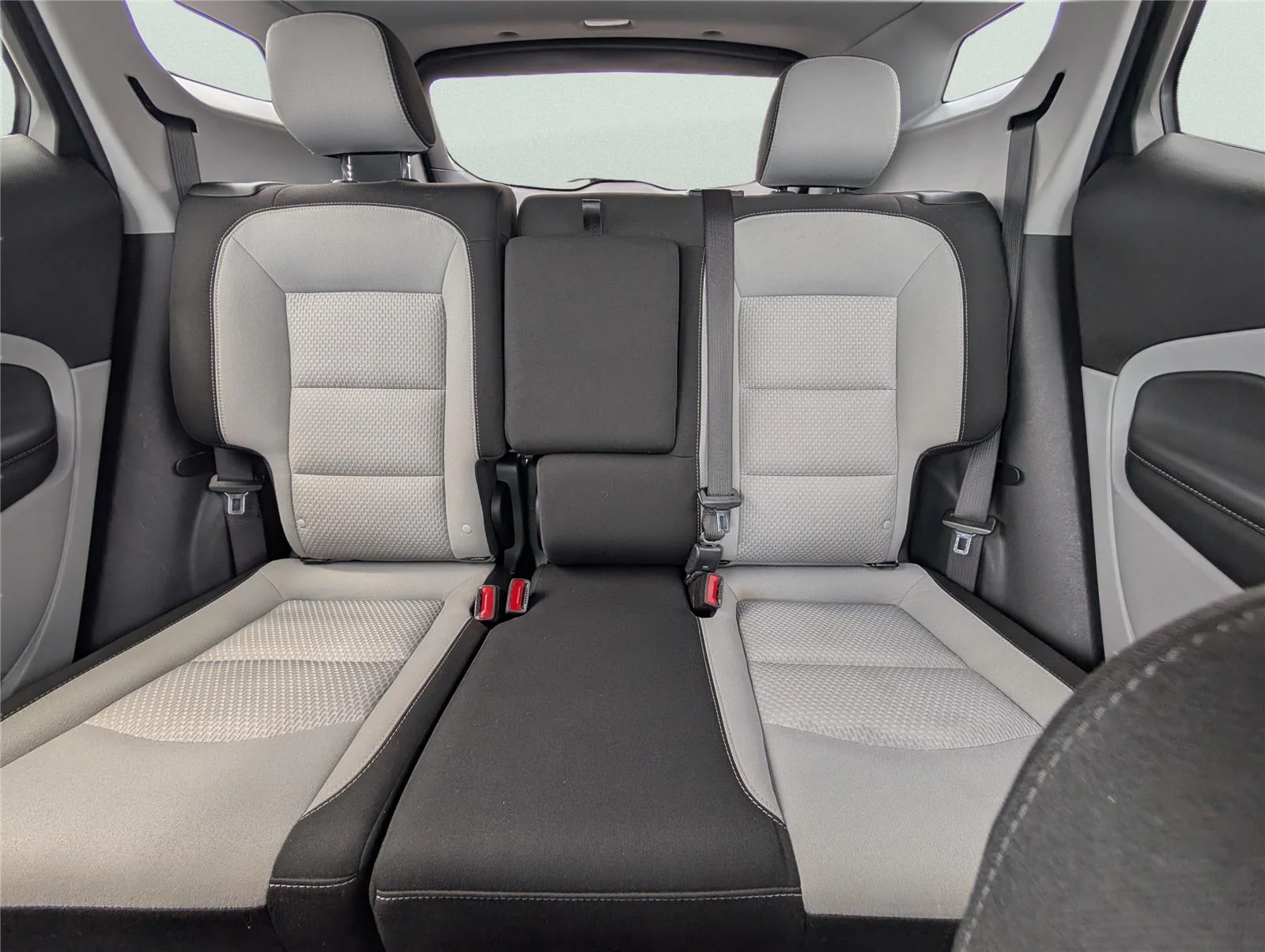 Used 2024 Summit White GMC SLE image 27