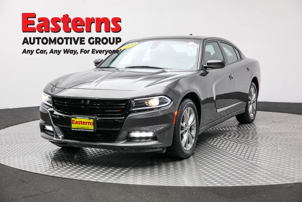 Used 2022 Gray Dodge SXT image 1