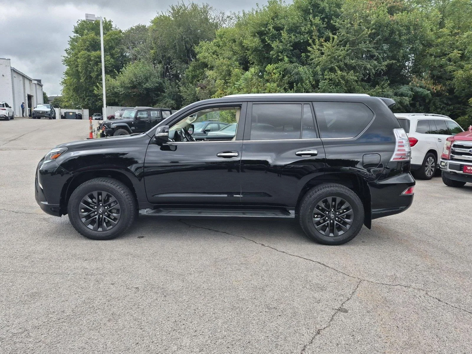 Used 2022 Black Onyx Lexus GX 460 luxury image 2