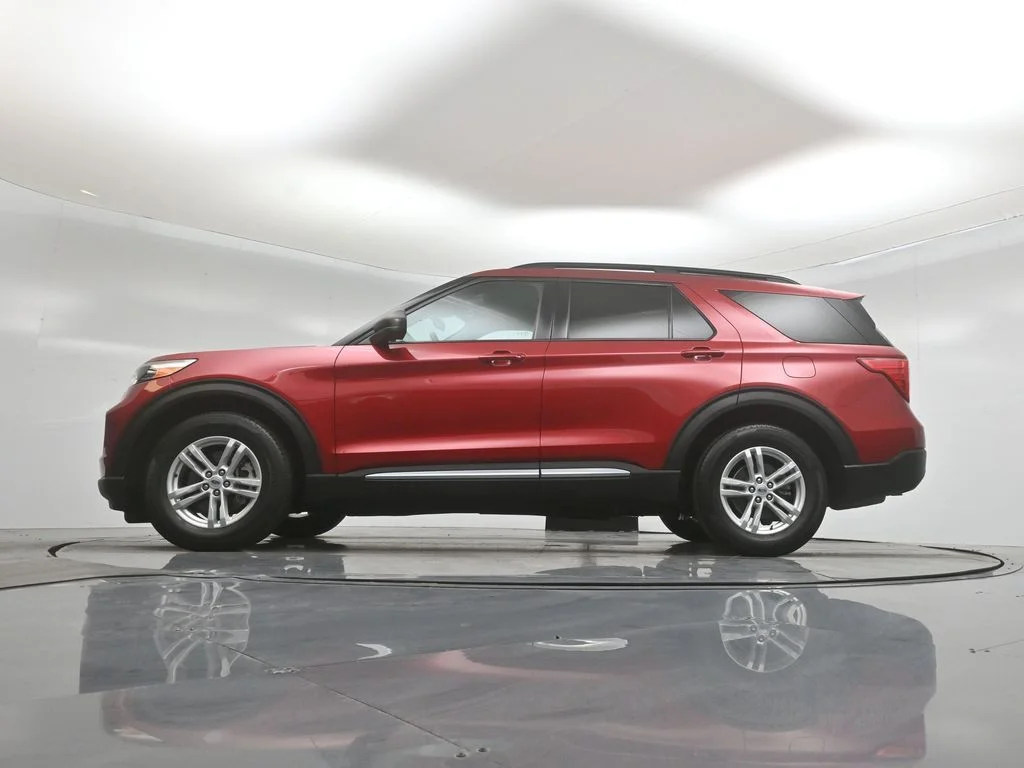 Used 2023 Red Ford XLT image 7