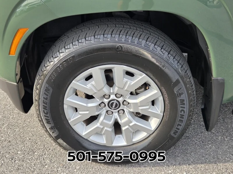 Used 2023 Green Metallic NISSAN CREW CAB 4X2 SV AUTO LONG BED image 19
