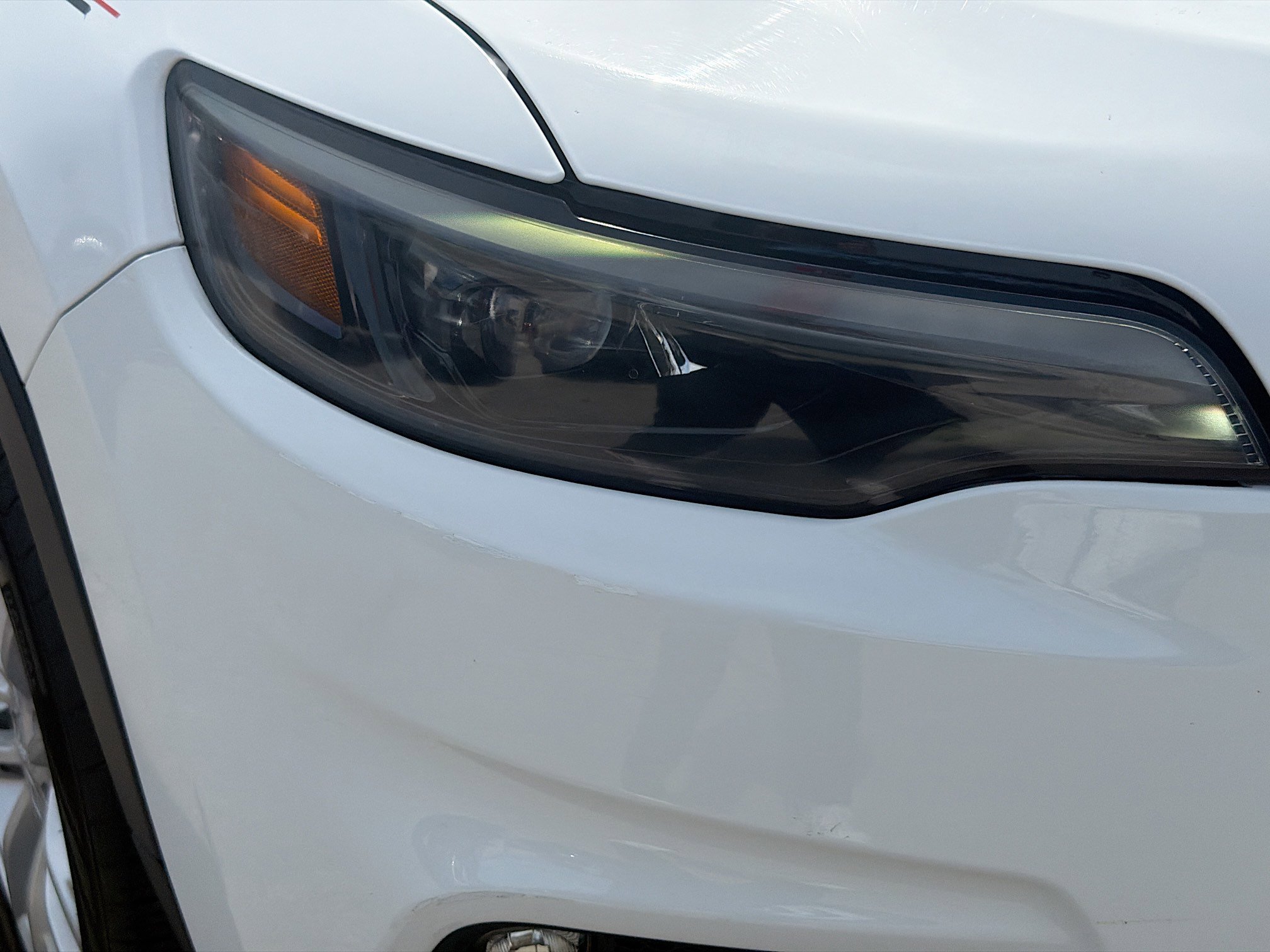 Used 2019 Bright White Clearcoat Jeep Latitude image 33