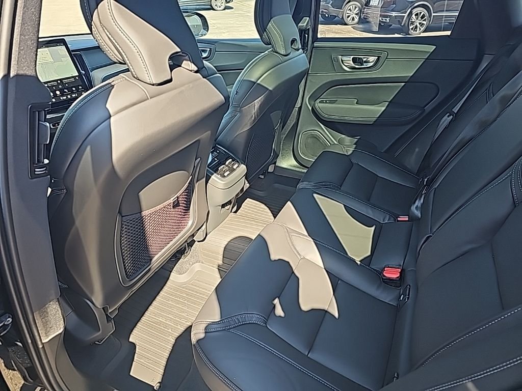 New 2026 Black Volvo B5 Ultra image 11