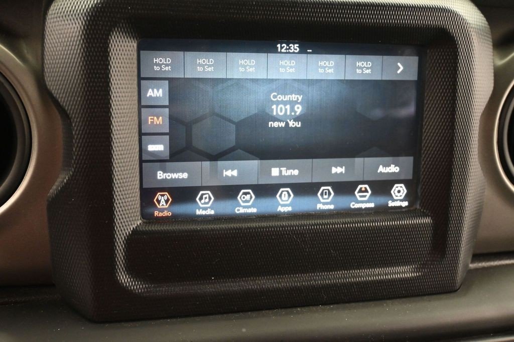 Used 2018 Crystal Metallic Jeep Unlimited Sport S image 10