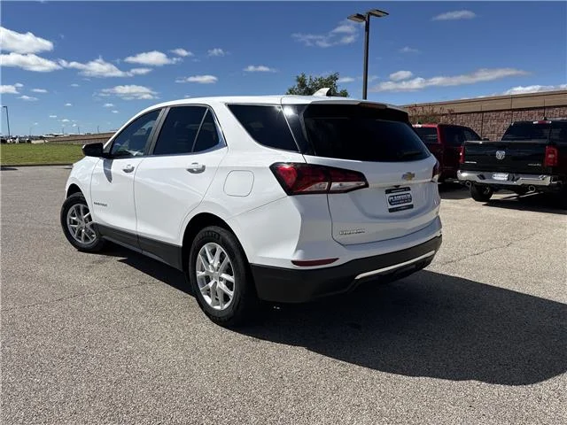 Used 2024 Summit White Chevrolet LT w/1LT Front-Wheel Drive image 5