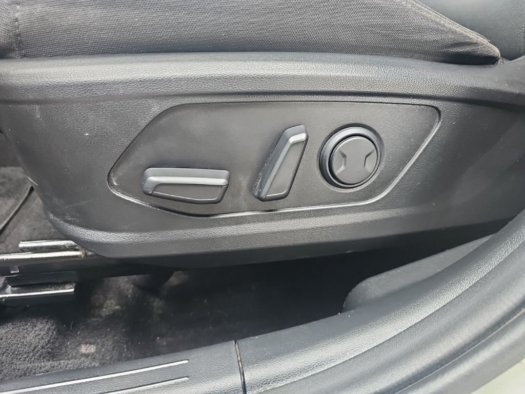 Used 2022 Green Hyundai SEL image 14