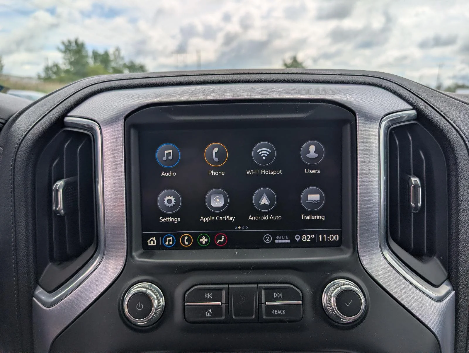 Used 2020 Onyx Black GMC SLE image 14