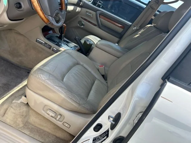 Used 2007 White Lexus 470 image 16