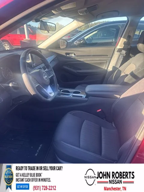 Used 2024 Red Nissan 2.5 SV image 8