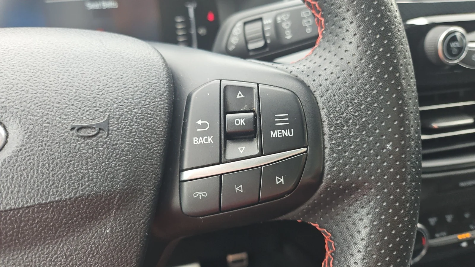 Used 2023 Gray Ford ST-Line FWD image 18