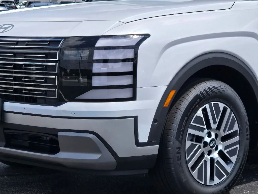 New 2026 White Pearl Hyundai SEL Premium image 2
