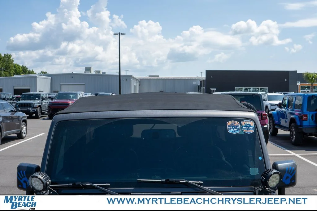 Used 2017 Granite Crystal Metallic Clearcoat Jeep Unlimited Rubicon image 10