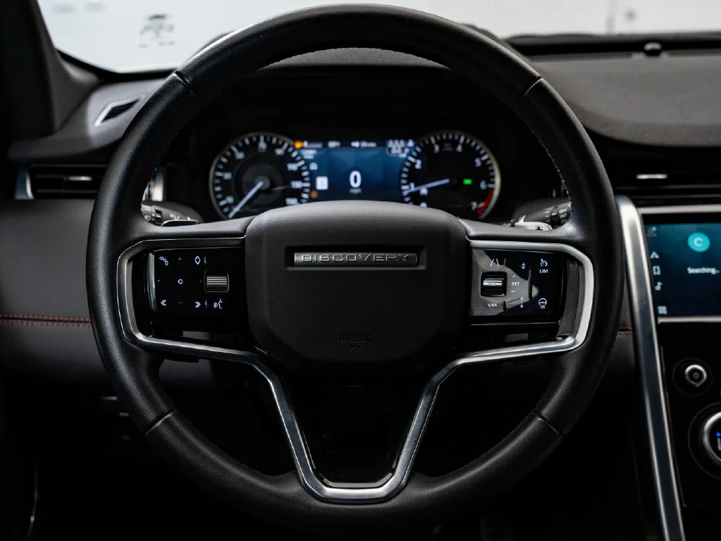 Used 2023 Fuji White Land Rover SE R-Dynamic image 41