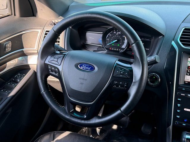 Used 2016 Blue Ford Limited image 17