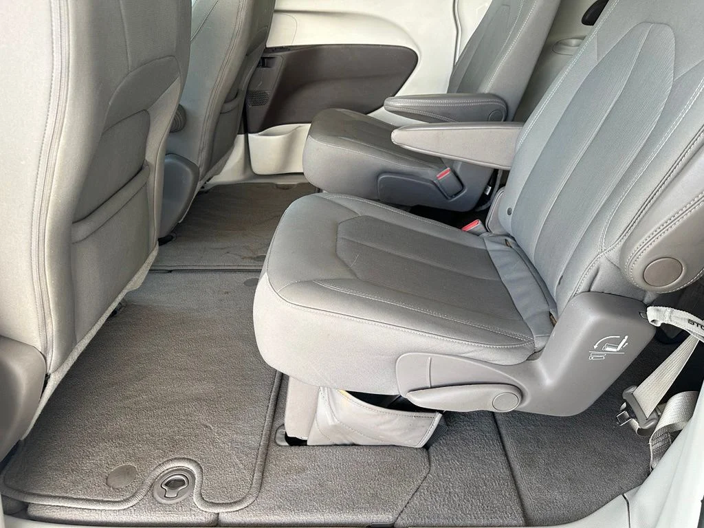 Used 2017 White Chrysler Touring image 30