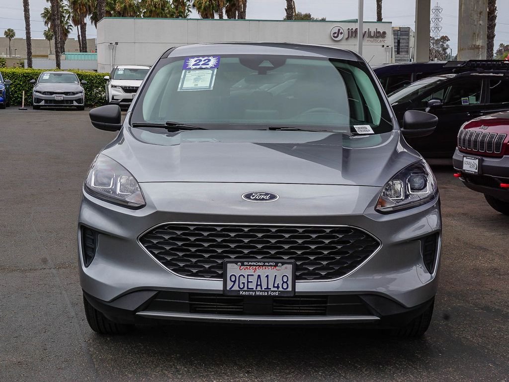 Used 2022 Silver Ford SE image 2