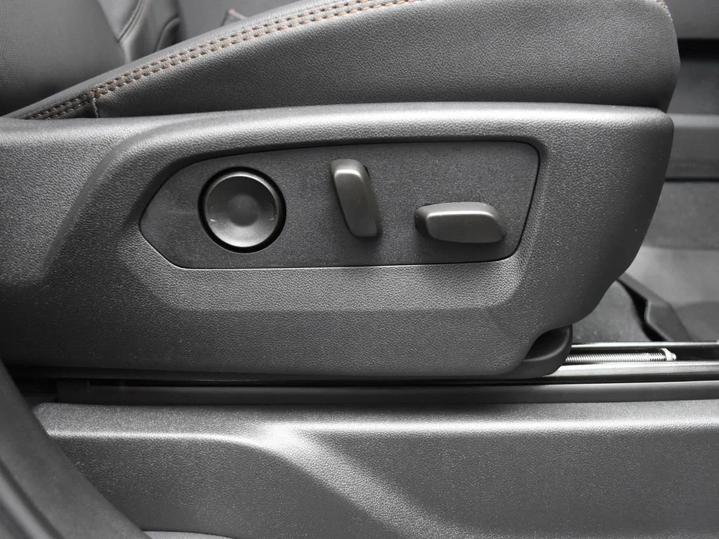 New 2026 Titanium Rush Metallic GMC AT4 image 19
