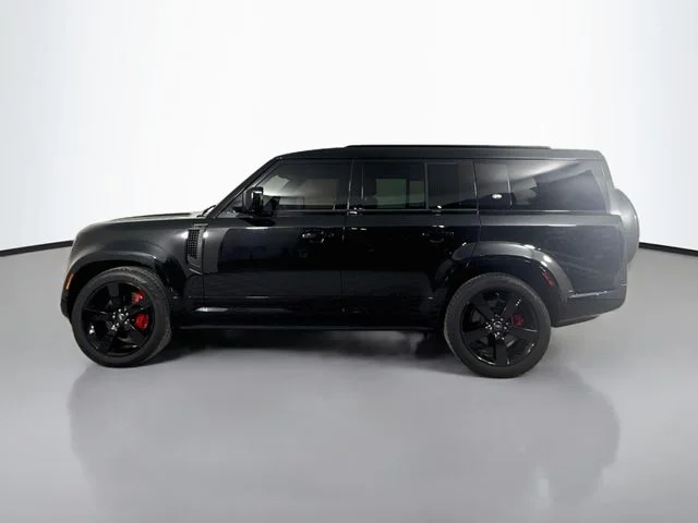 Certified Used 2024 Black Land Rover X-Dynamic SE image 8