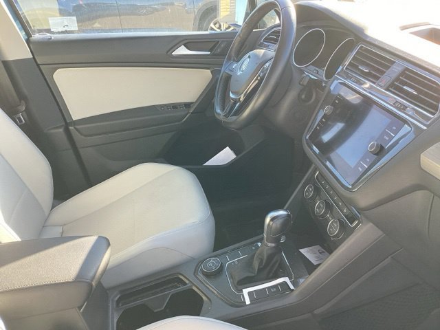 Certified Used 2019 Silk Blue Metallic Volkswagen 2.0T SE image 22