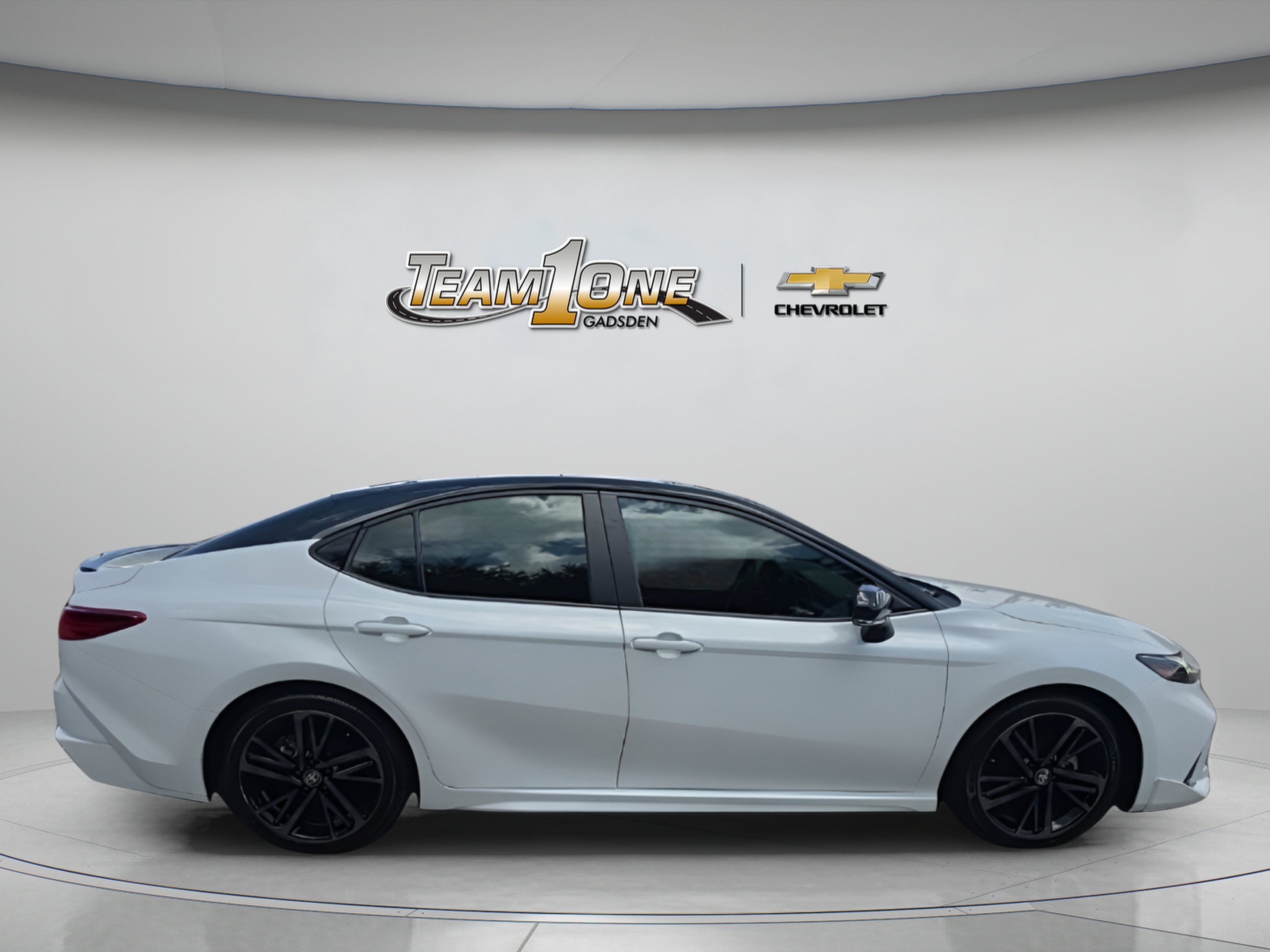 Used 2025 Off-white Toyota XSE image 8