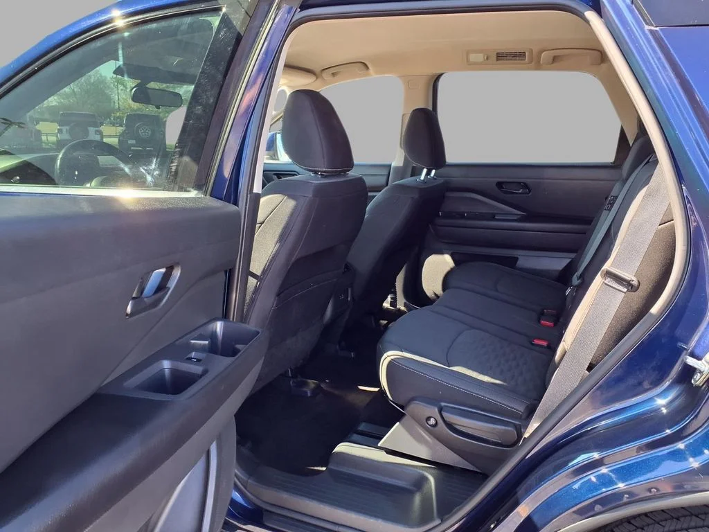 Used 2024 Blue Nissan SV image 27