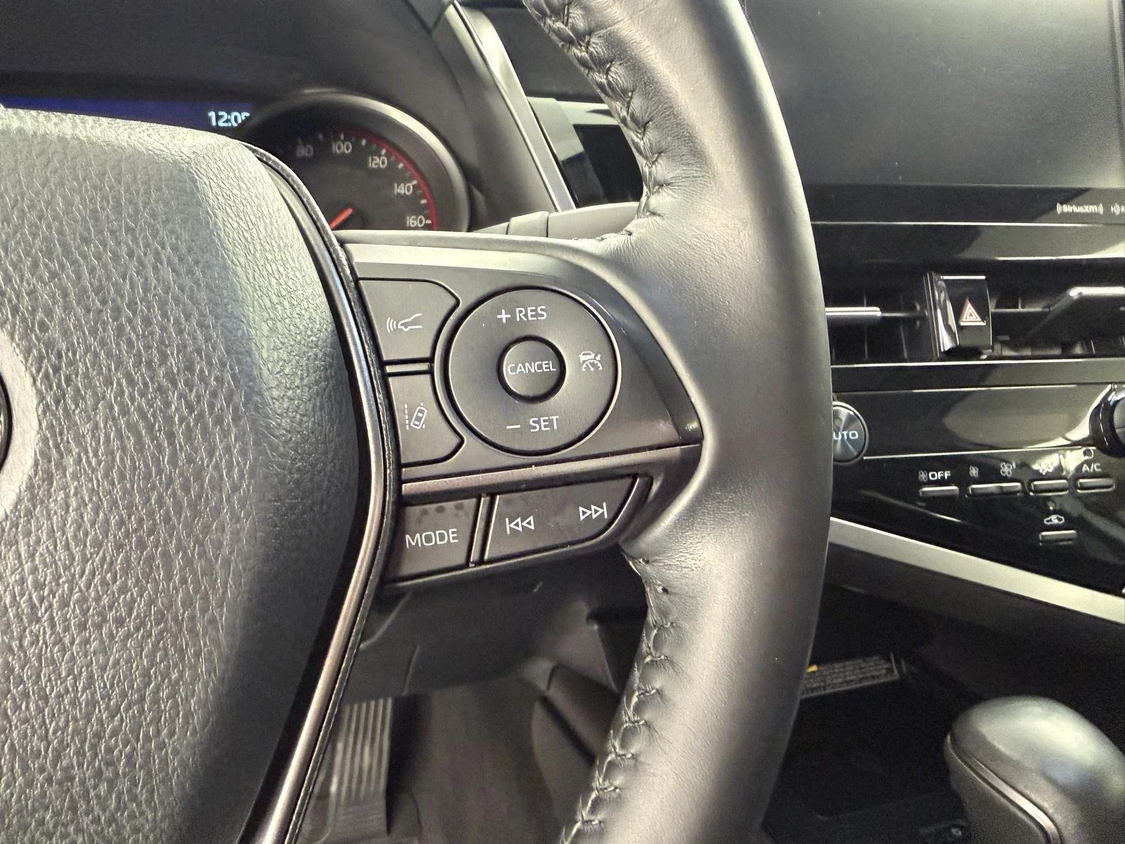 Used 2021 Wind Chill Pearl Toyota XSE image 11