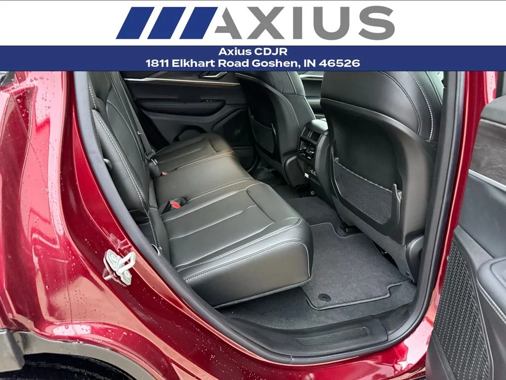 New 2025 Velvet Red Pearl-Coat Exterior Paint Jeep Limited image 25