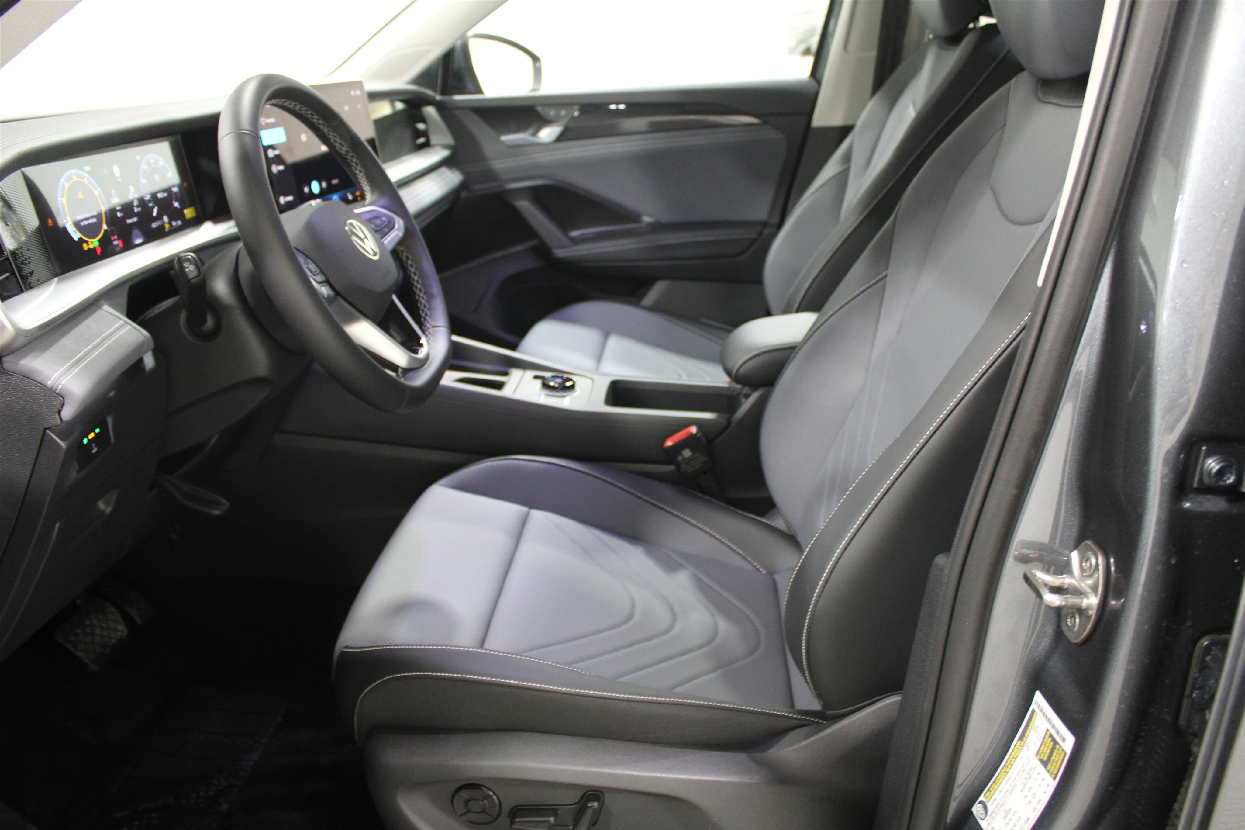New 2026 Platinum Gray Metallic Volkswagen SE image 3