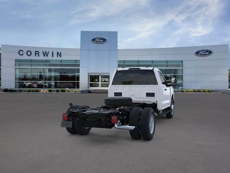 2025 Ford F-350 Super Duty Chassis Cab XL - Photo 8