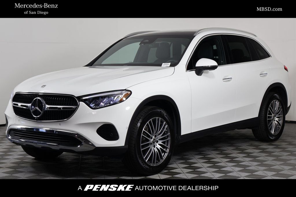2026 Mercedes-Benz GLC GLC 300's photo