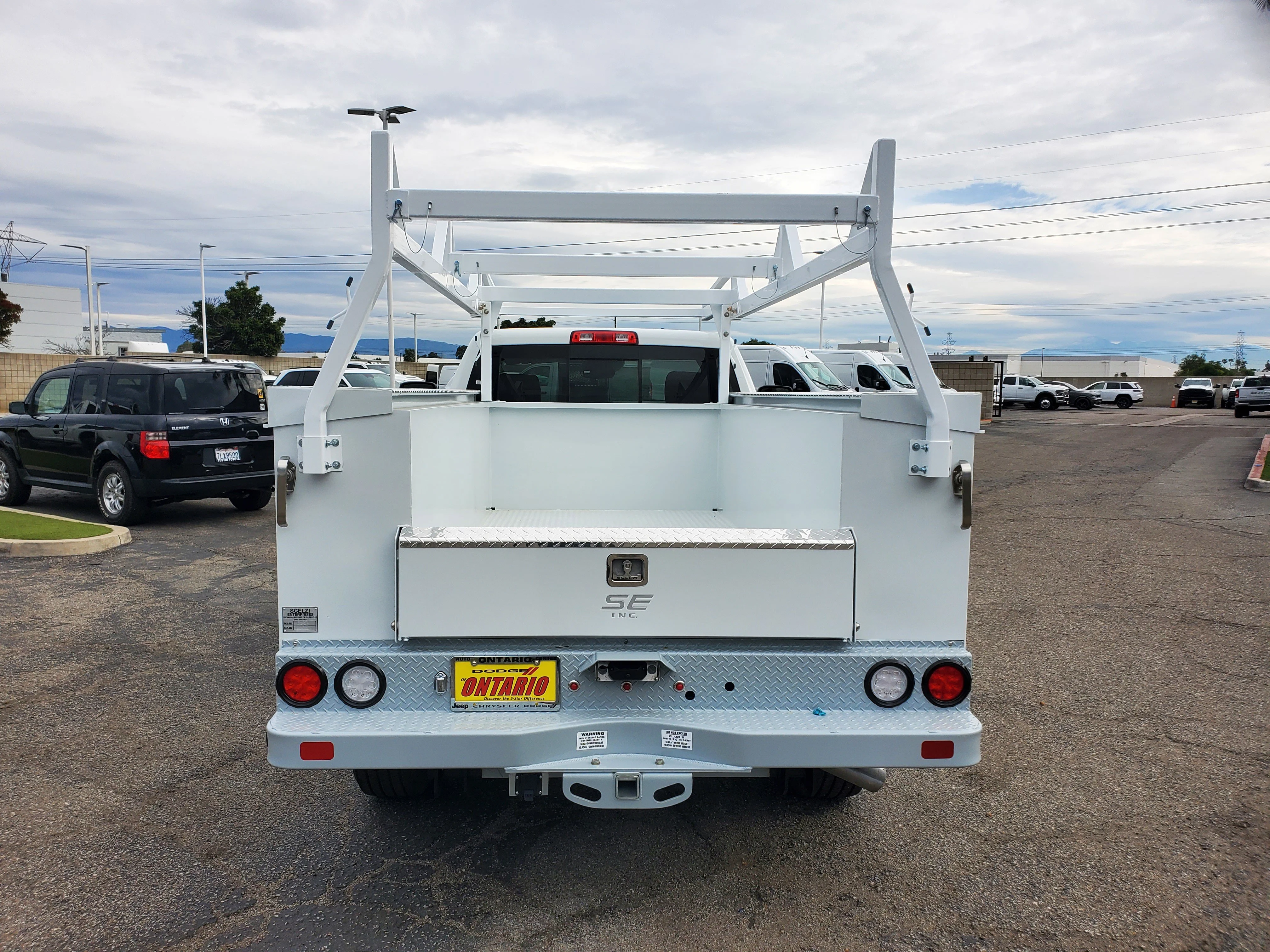 New 2026 Bright White Clear-Coat Exterior Paint RAM Tradesman image 4