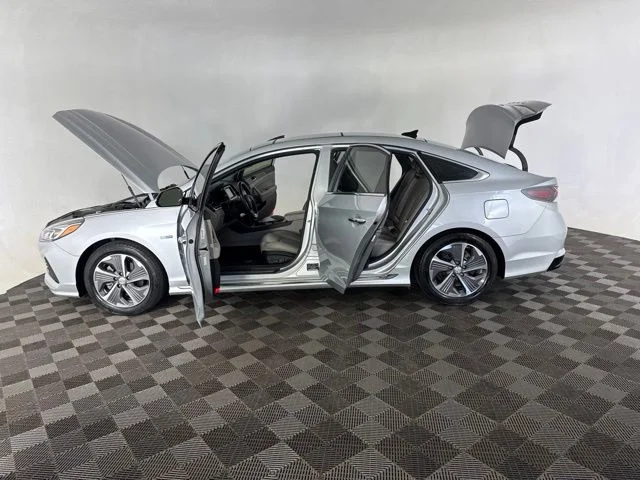 Used 2019 Silver Hyundai Limited image 11