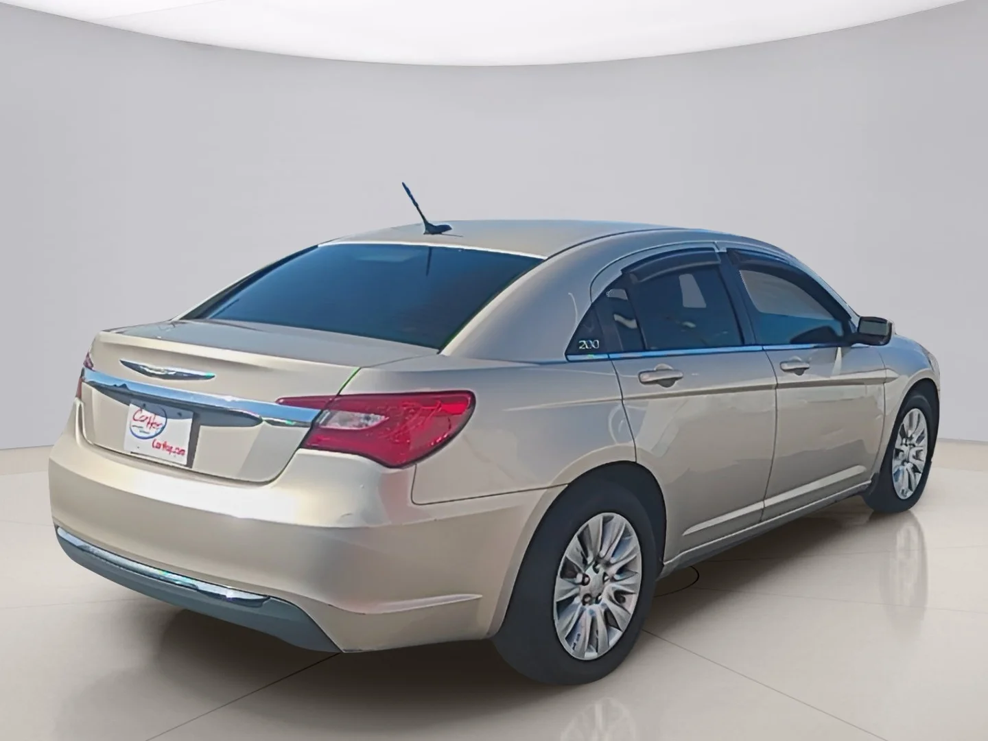Used 2014 Gold Chrysler LX image 5