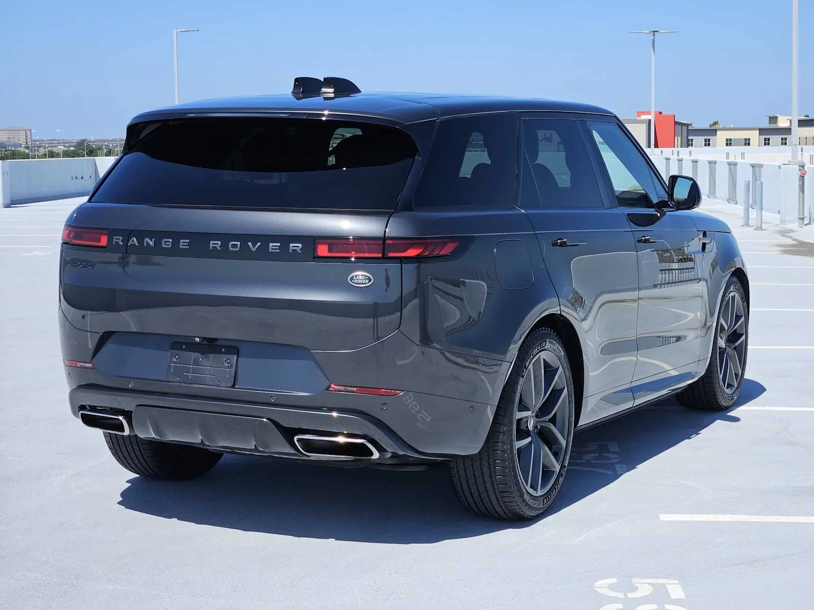 Certified Used 2023 Carpathian Grey Premium Metallic Land Rover SE Dynamic image 5