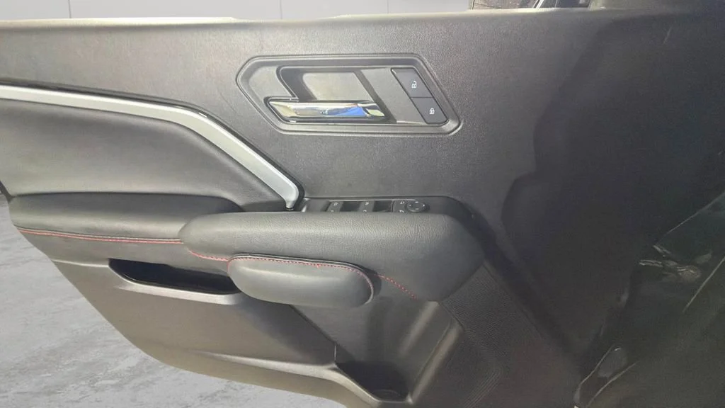 Used 2024 Black Chevrolet Z71 image 25
