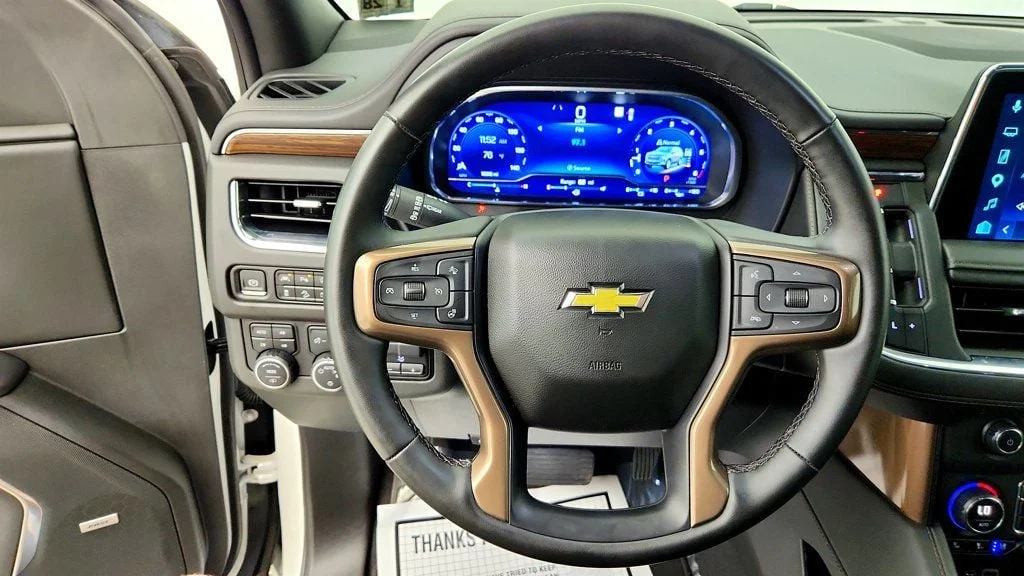 Used 2023 Iridescent Pearl Tricoat Chevrolet 4WD 4dr High Country w/ Deluxe Pkg, 22