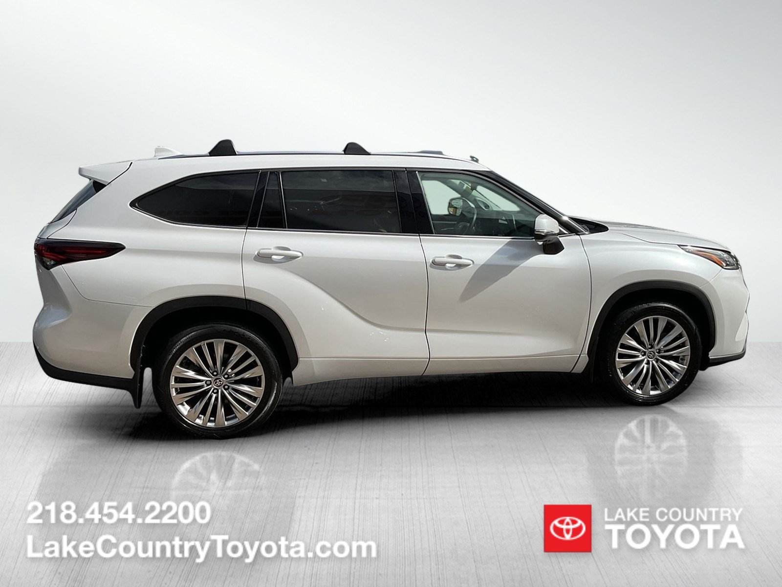 Used 2024  Toyota Platinum image 6