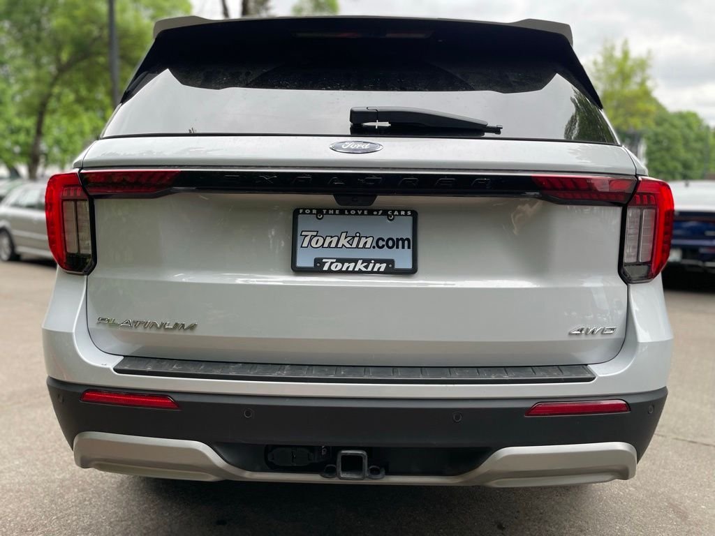 Used 2025 White Metallic Ford Platinum image 5