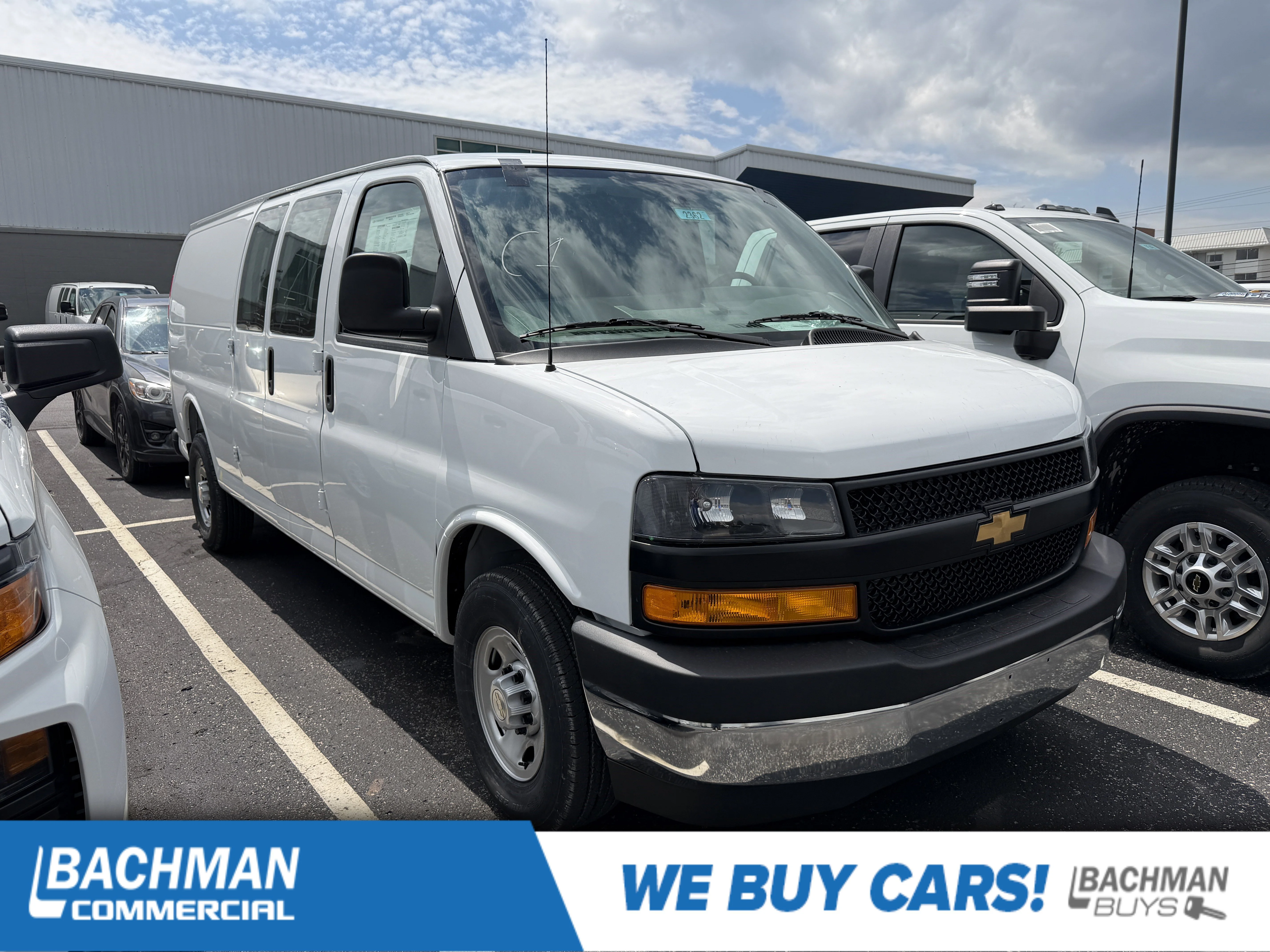 2026 Chevrolet Express 3500 Extended Work Van's photo
