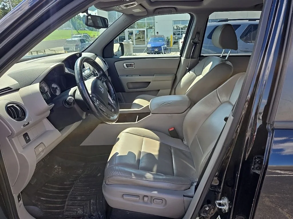 Used 2015  Honda EX-L image 2