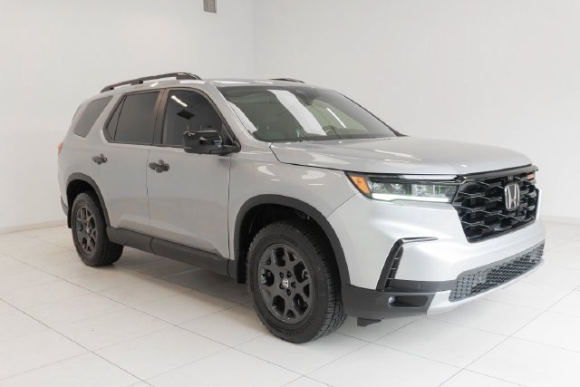 Used 2025 Silver Honda TrailSport image 34