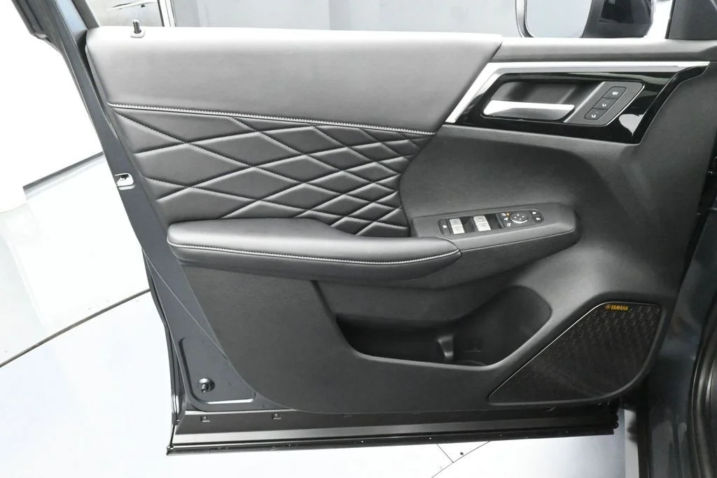 New 2026 Graphite Gray Mitsubishi BLACK EDITION S-AWC image 13